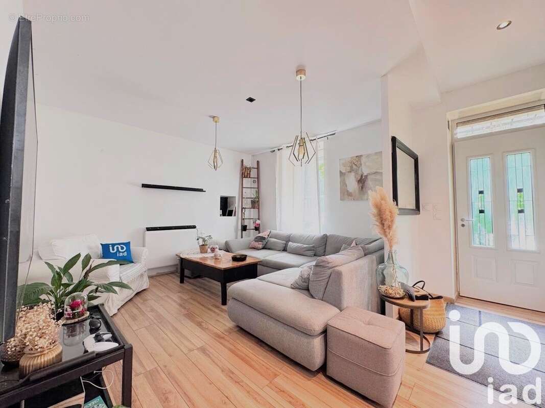 Photo 3 - Maison à SAINT-GENIX-SUR-GUIERS