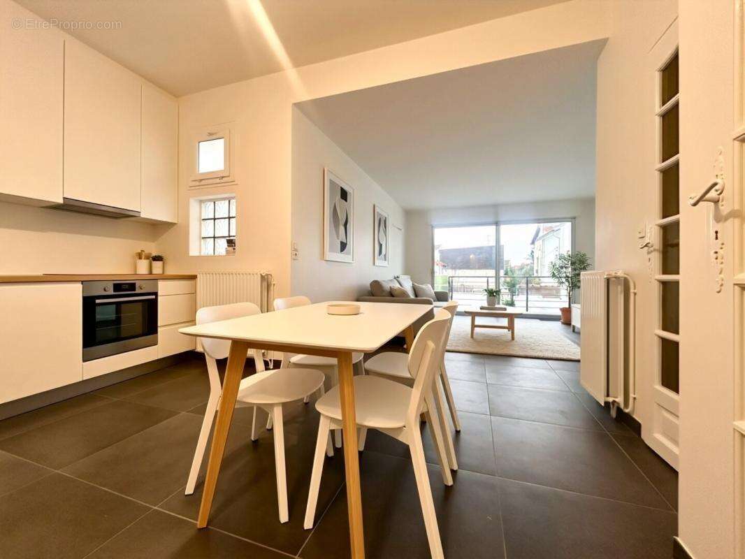 Fontenay Maison proche RER 15 min avec 2 terrasses, jardin et garage - photo 2