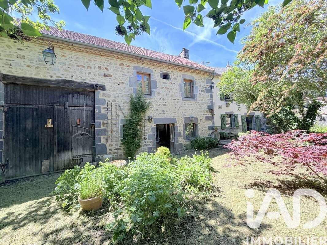 Photo 4 - Maison à LOUBEYRAT