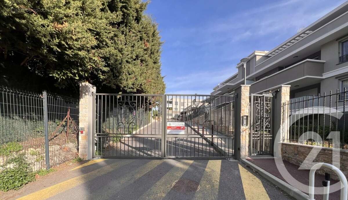 Appartement à MOUGINS