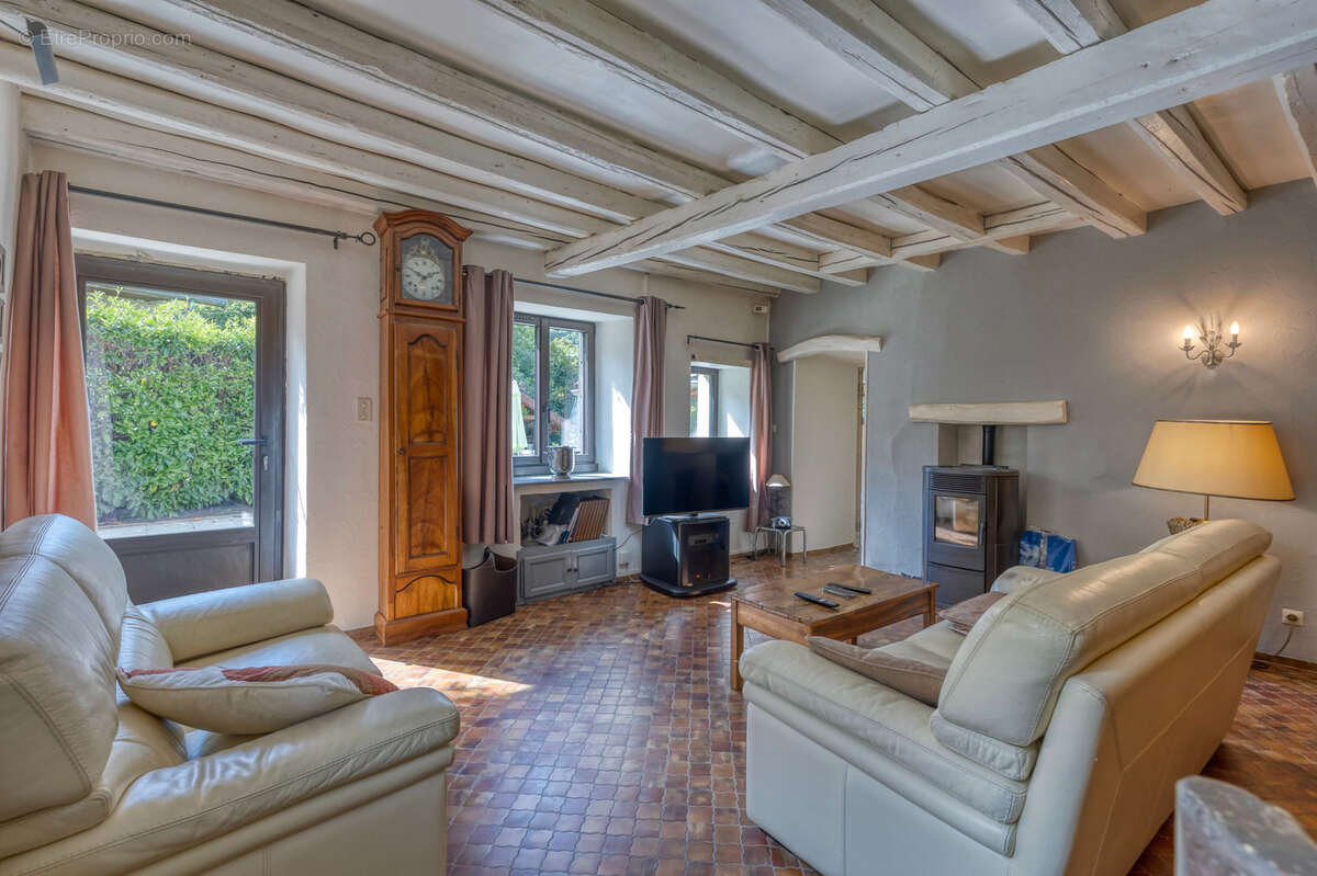 Maison à LA COMBE-DE-LANCEY