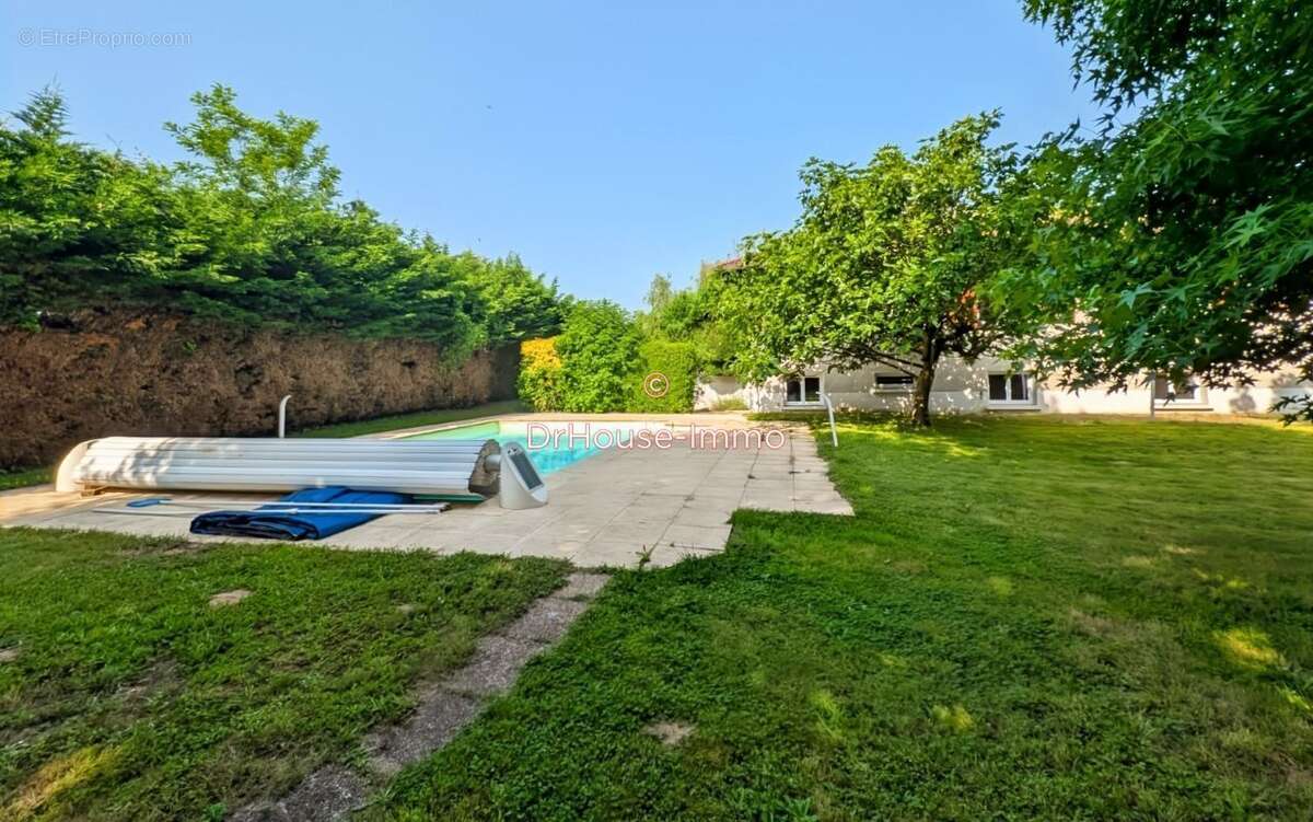 Terrain à MESSIMY-SUR-SAONE