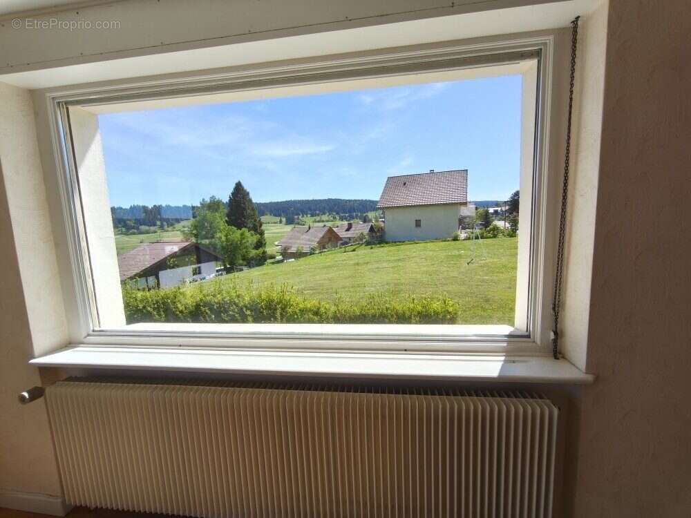 Maison à VAUX-ET-CHANTEGRUE