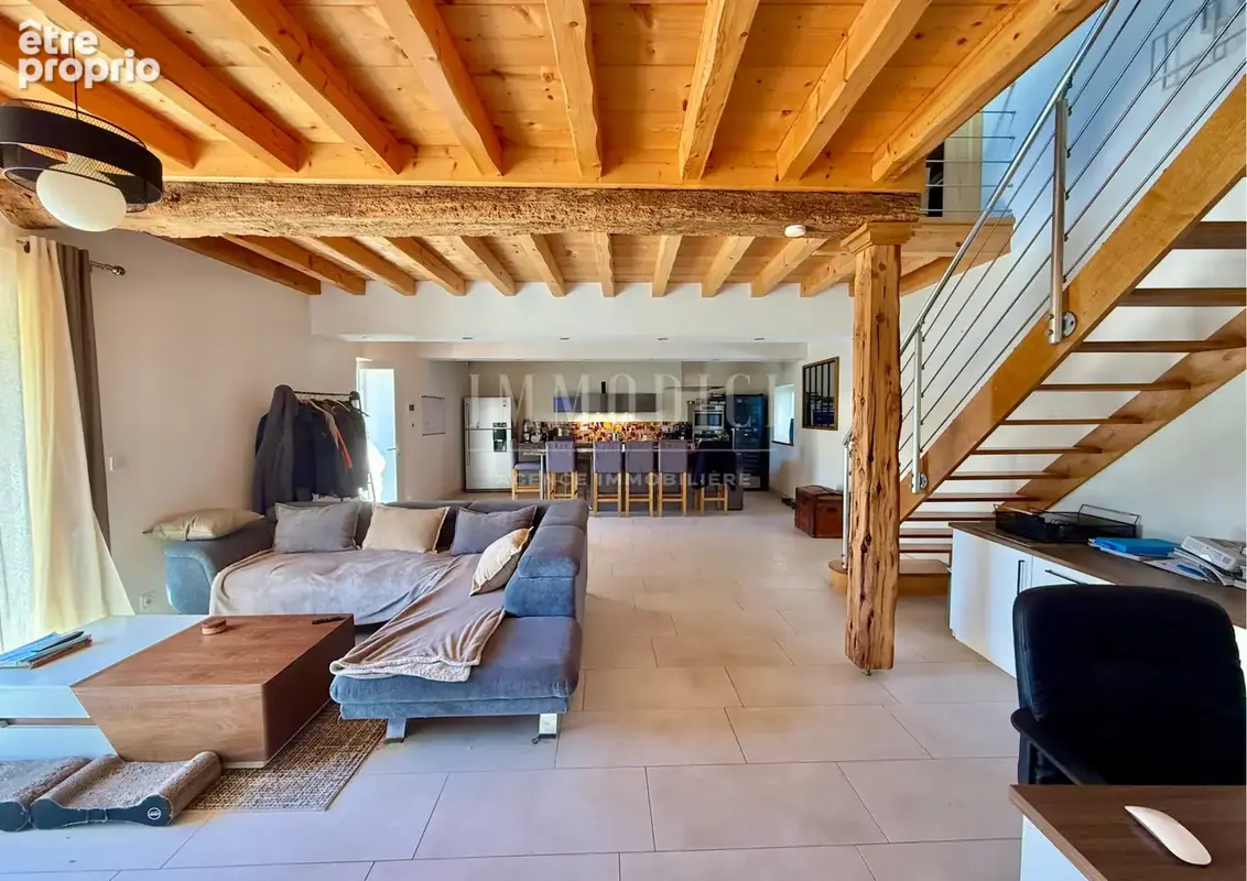 Maison de caractère rénovée avec piscine à Genouilleux. - photo 8