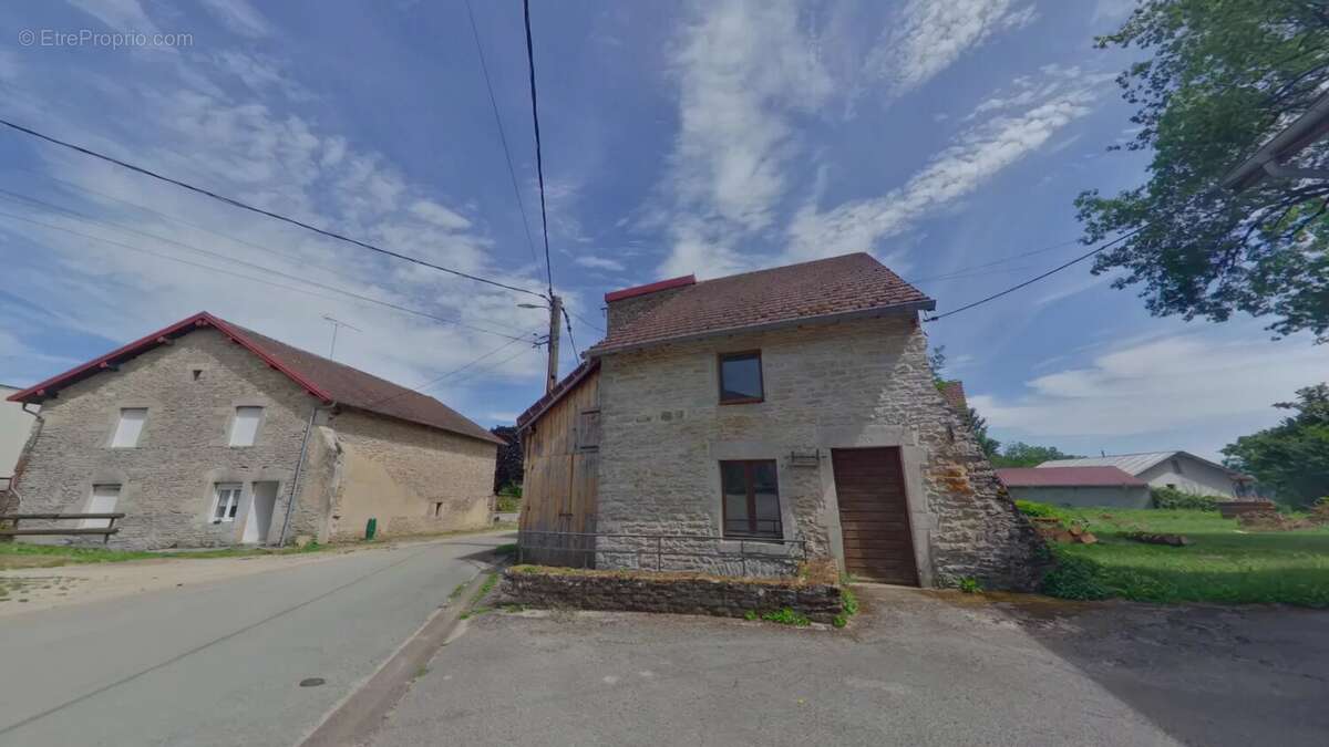 Maison à LADOYE-SUR-SEILLE