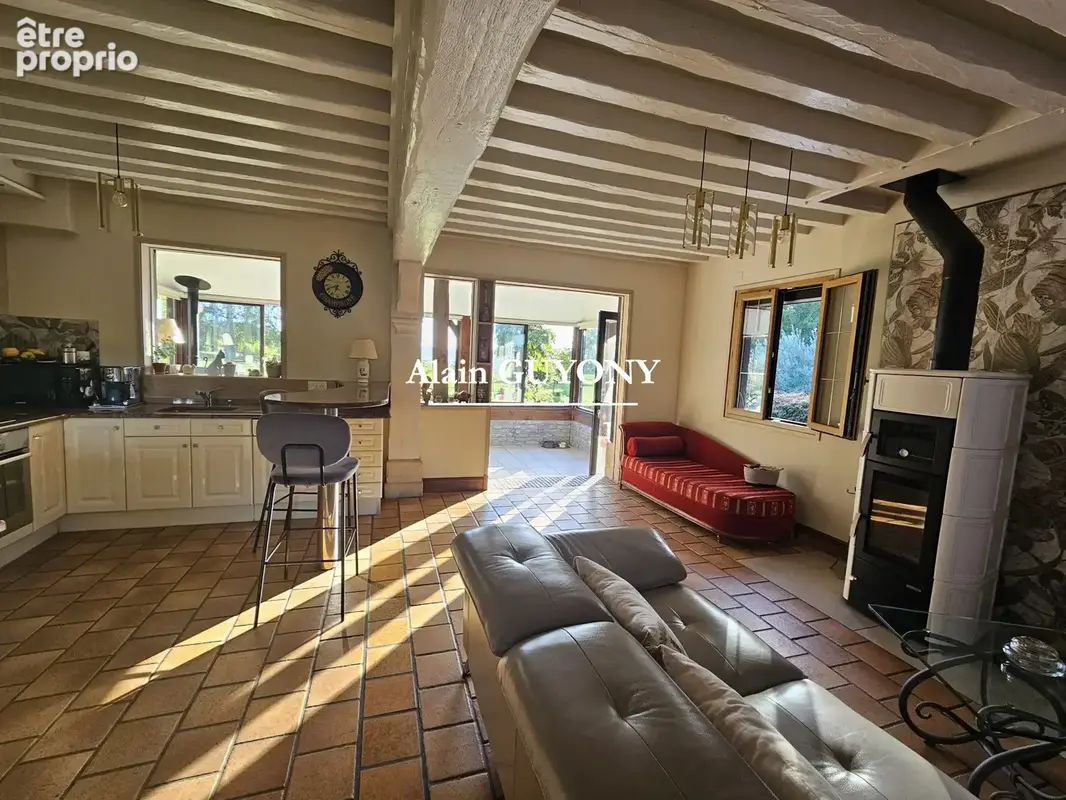 Maison 6 pièces 125 m² à vendre à Pont-L'eveque (14130) - photo 2