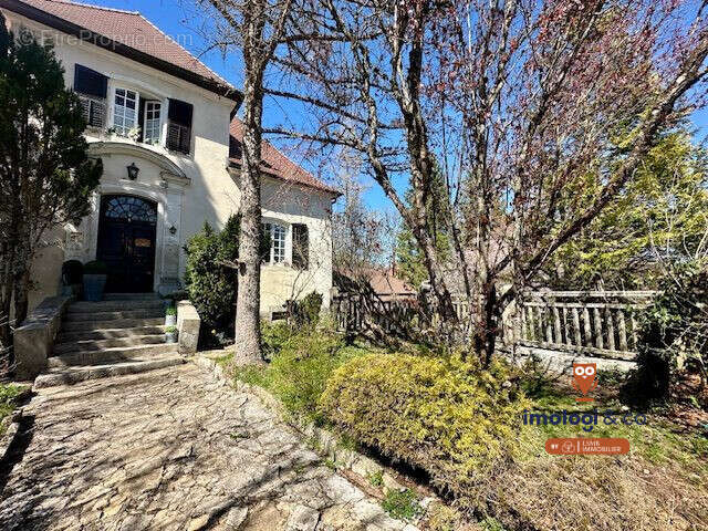 Maison à OYE-ET-PALLET