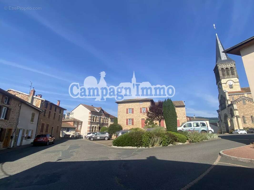 Maison à SAINT-JUST-D&#039;AVRAY