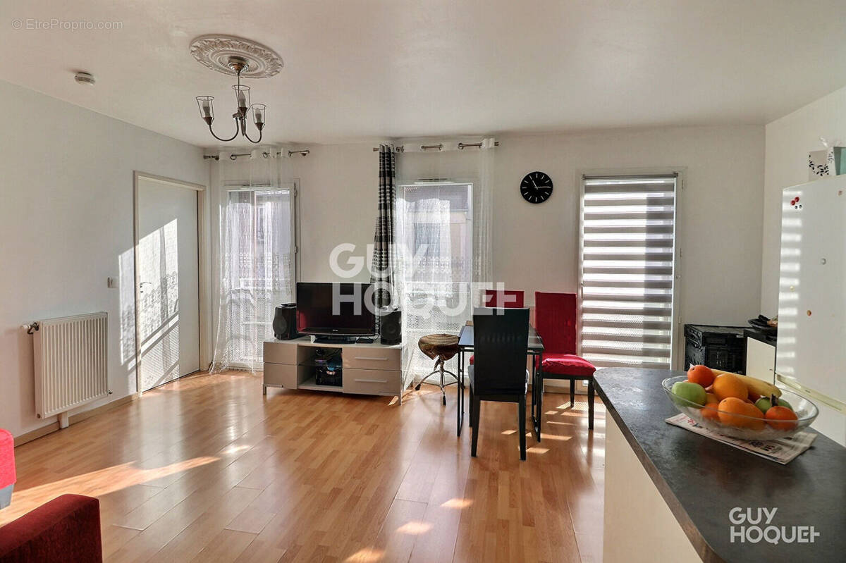 Appartement à AUBERVILLIERS