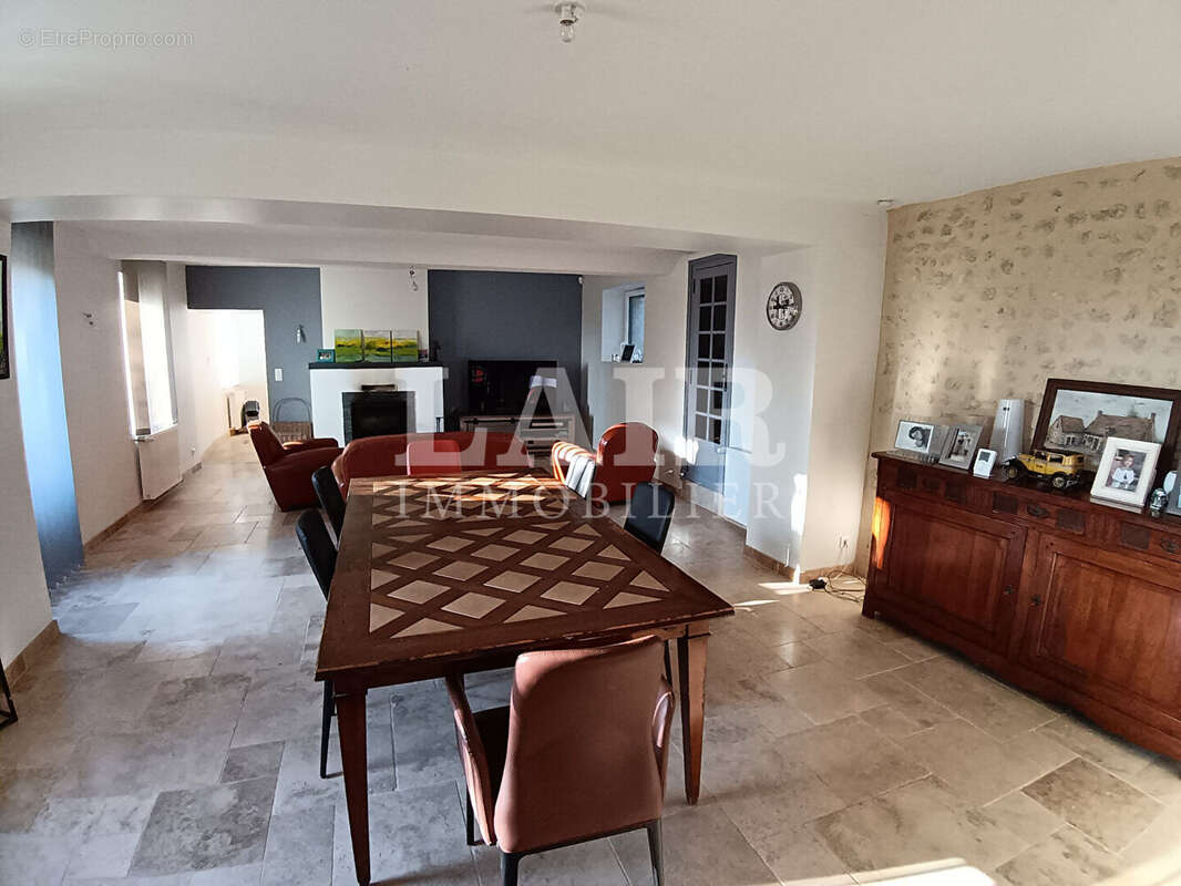 Maison à LE MELE-SUR-SARTHE