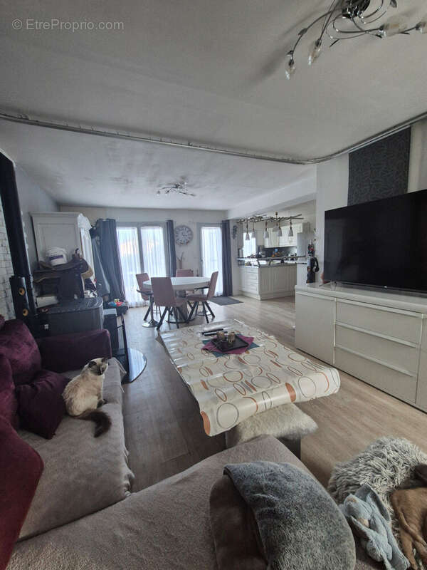 Maison à PONT-DE-VEYLE