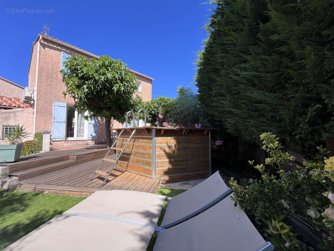 Maison à SOLLIES-PONT