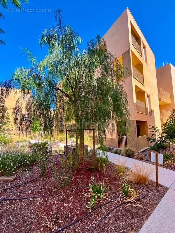 Appartement à vendre 4 pièces HYERES (83) - Plain pied - 2 parkings - 2 terrasses - photo 44