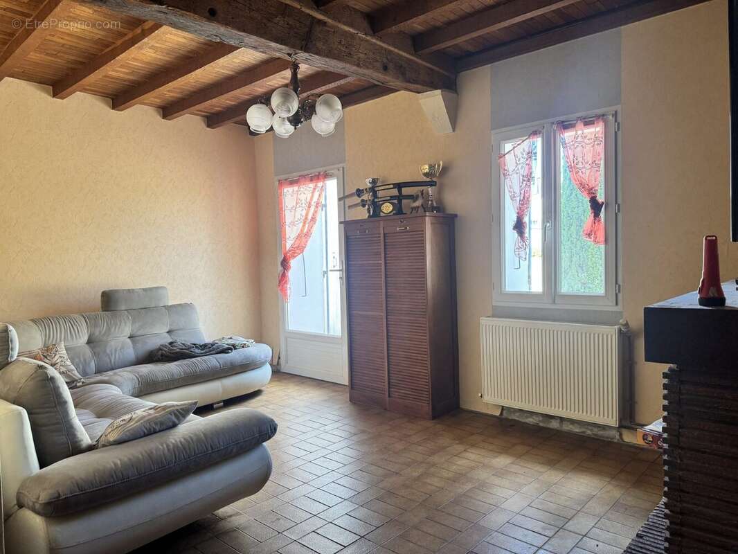 Maison à CHENAC-SAINT-SEURIN-D'UZET