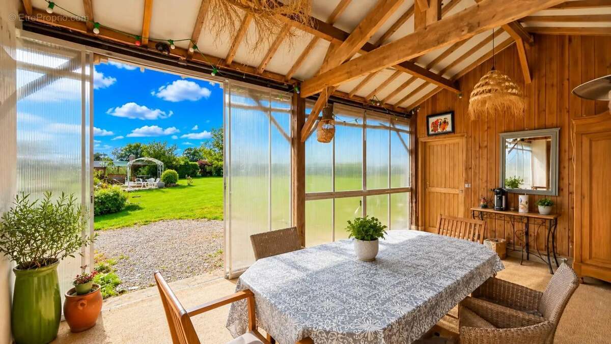 Maison à LACAPELLE-MARIVAL