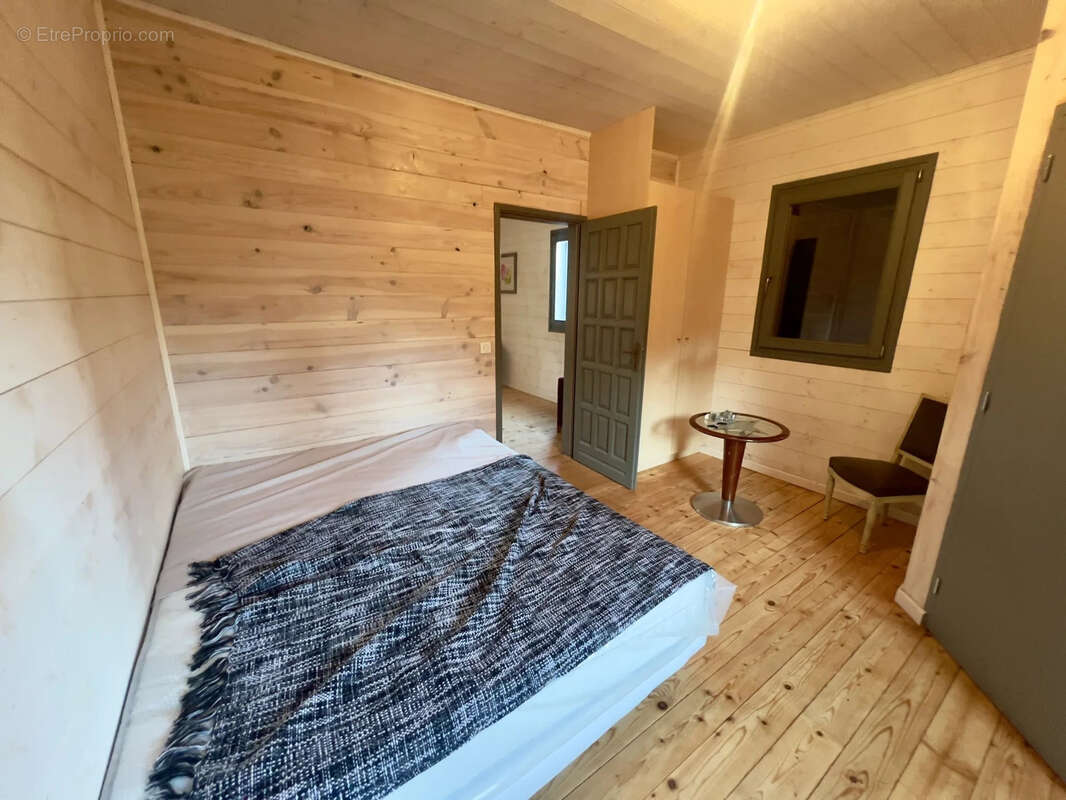 Bastide provençale de 230 m2 . En pleine nature à Châteauvert , Terrain de 1 hectare avec vue panoramique - photo 12