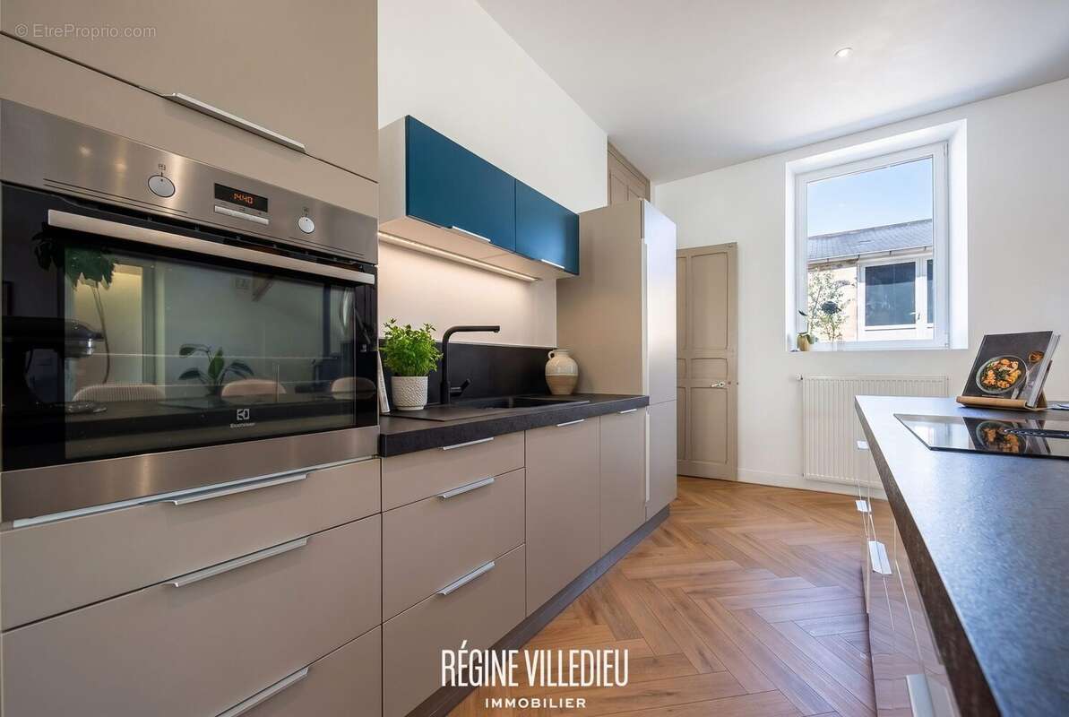 Maison 225 m² à Quettehou  - photo 9