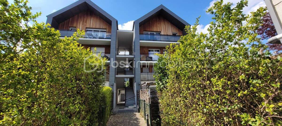 Appartement à LES PAVILLONS-SOUS-BOIS