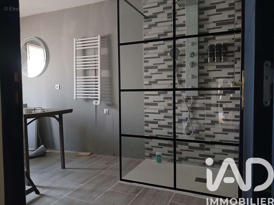 Maison 93 m² à Saint-Sernin-Du-Plain  - photo 5
