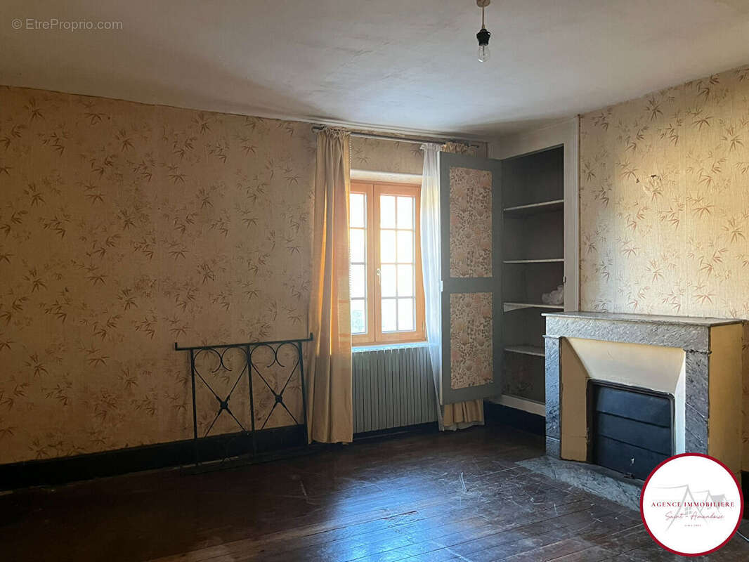 Maison à SAGONNE