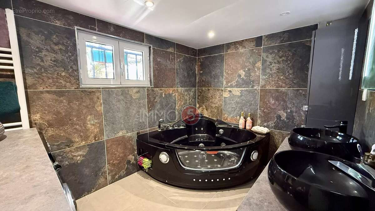 Maison à CLICHY-SOUS-BOIS