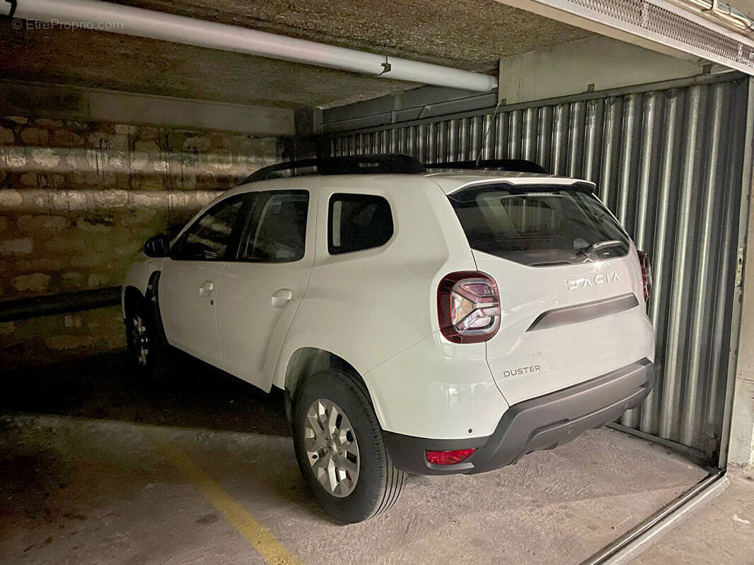 Parking à PARIS-14E