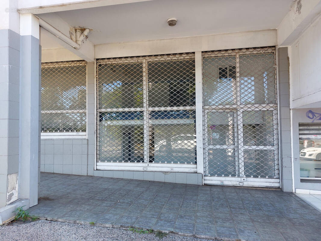 Commerce à SAINT-DENIS