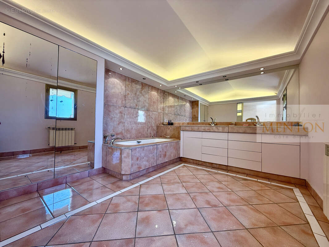 Maison à ROQUEBRUNE-CAP-MARTIN