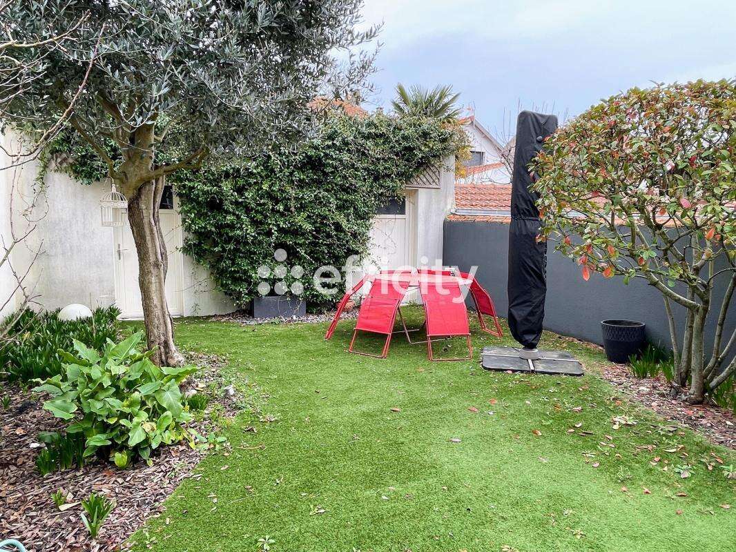 Maison 155 m² à La Rochelle  - photo 2