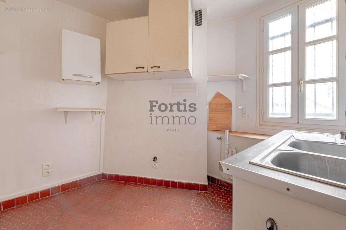 Appartement à PARIS-3E