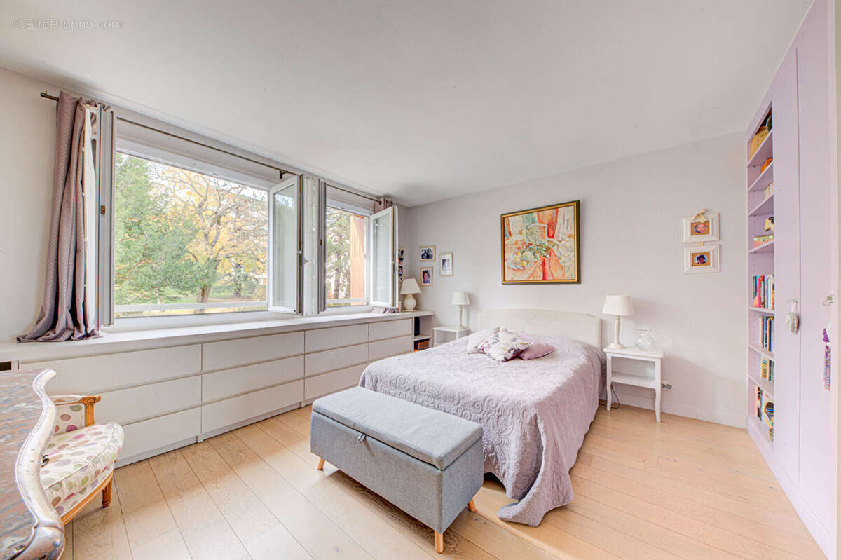 Appartement à SURESNES