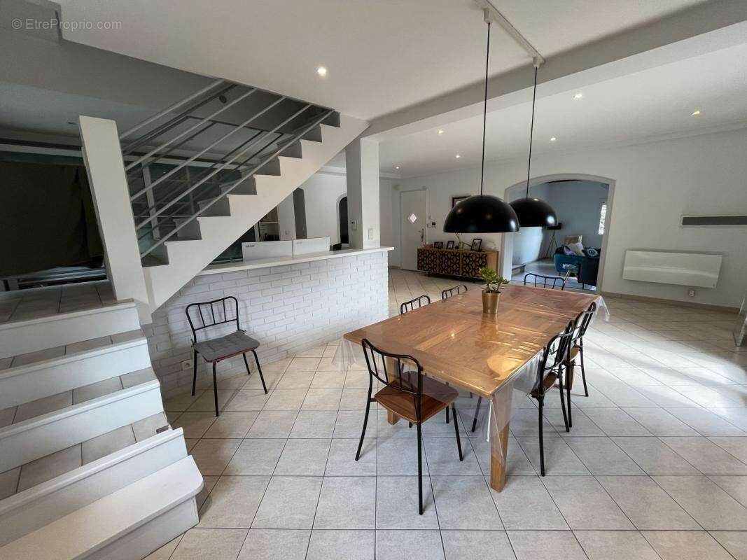 Maison 225 m² à Frans  - photo 3