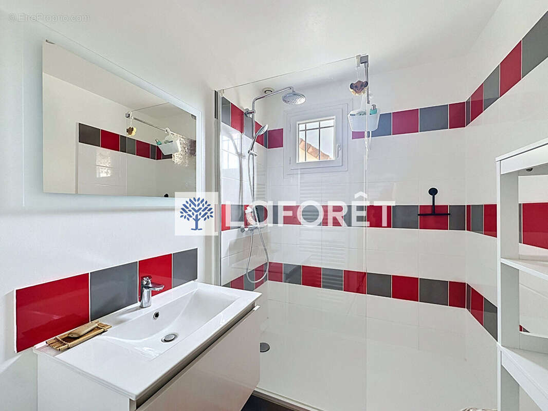 Le charme d'une grande maison familiale baignée de lumière - photo 15