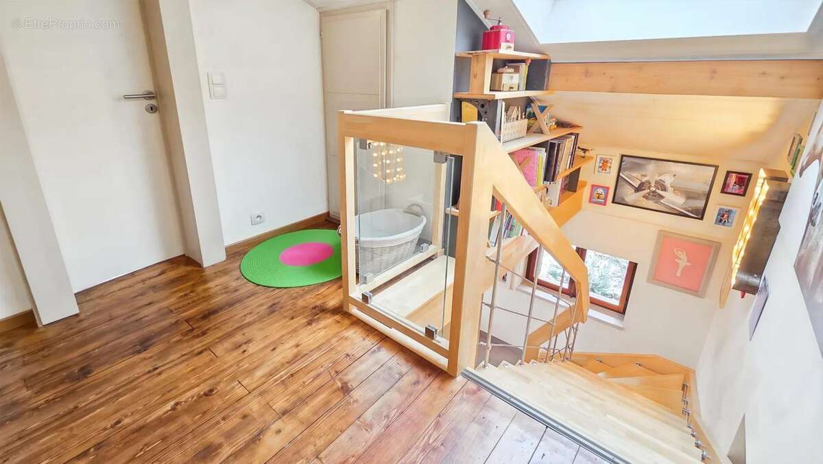 Maison à MONNETIER-MORNEX