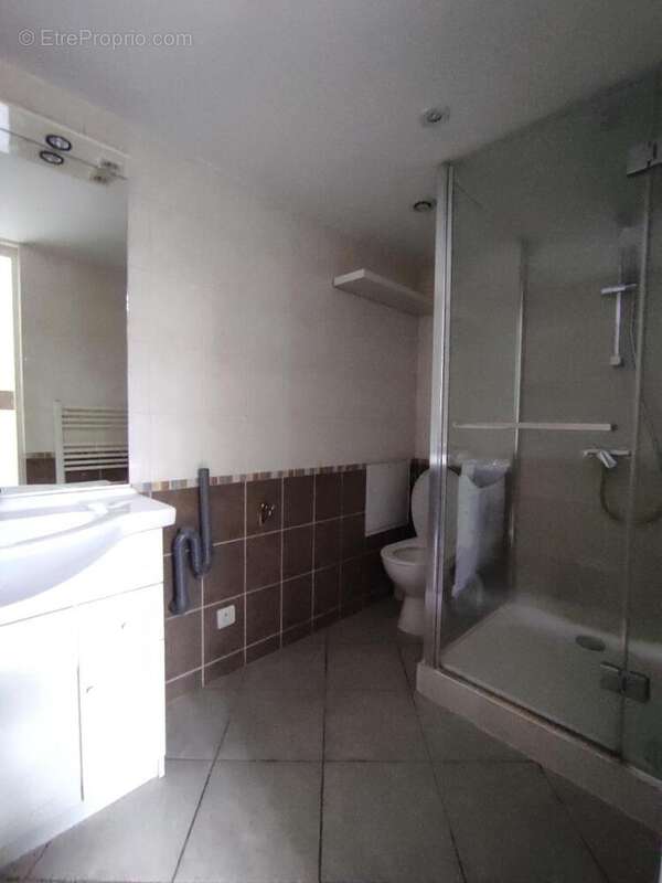   - Appartement à VILLEURBANNE