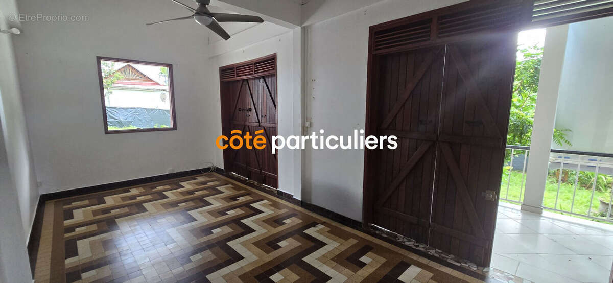 Maison à PETIT-BOURG