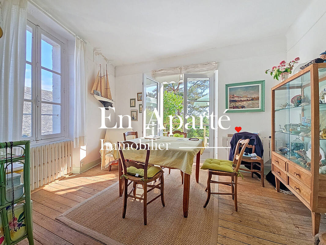 Maison à SAINT-PAIR-SUR-MER