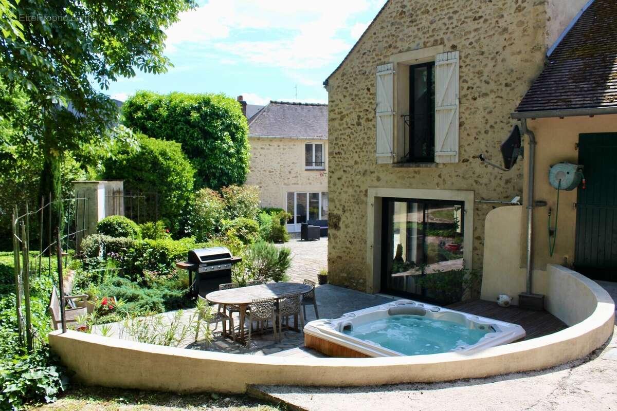 Maison à BRUYERES-LE-CHATEL