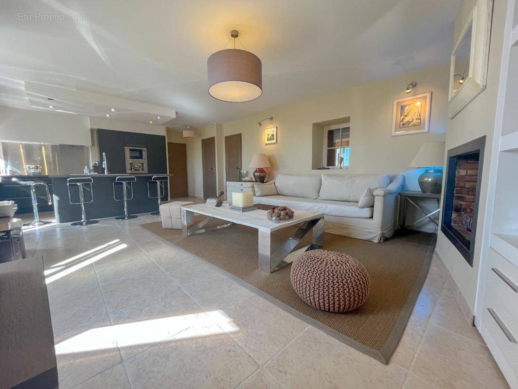 Appartement à MOUGINS