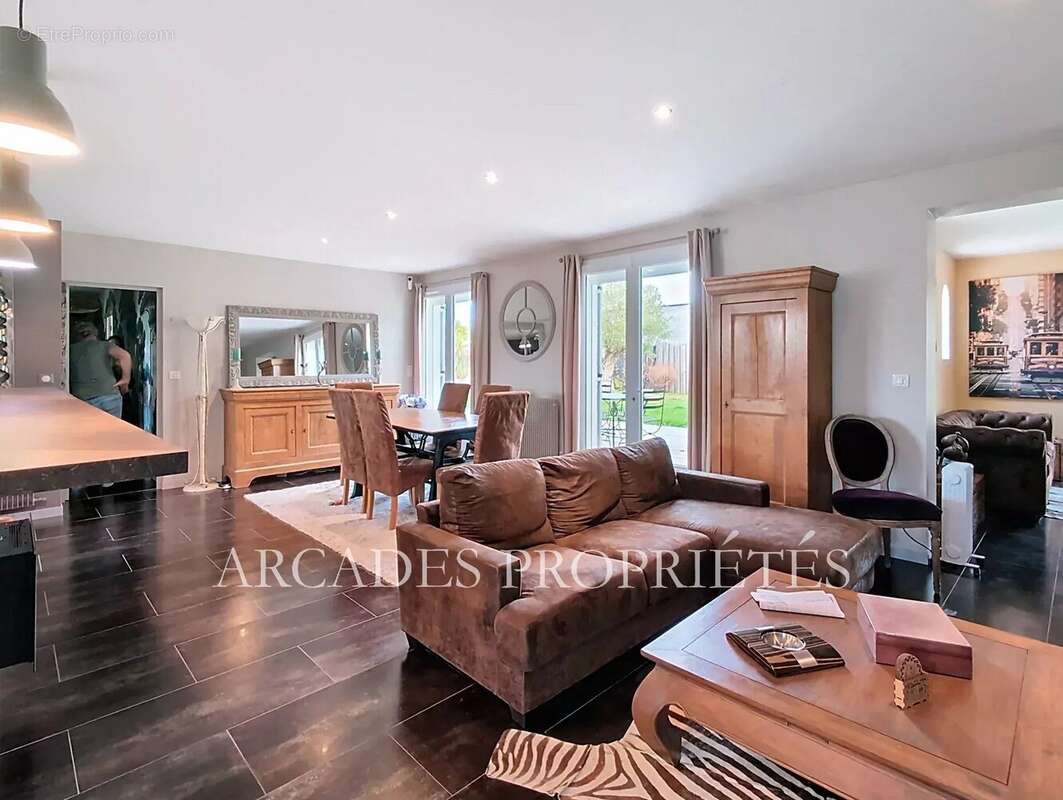 Maison à SAINT-SULPICE-ET-CAMEYRAC