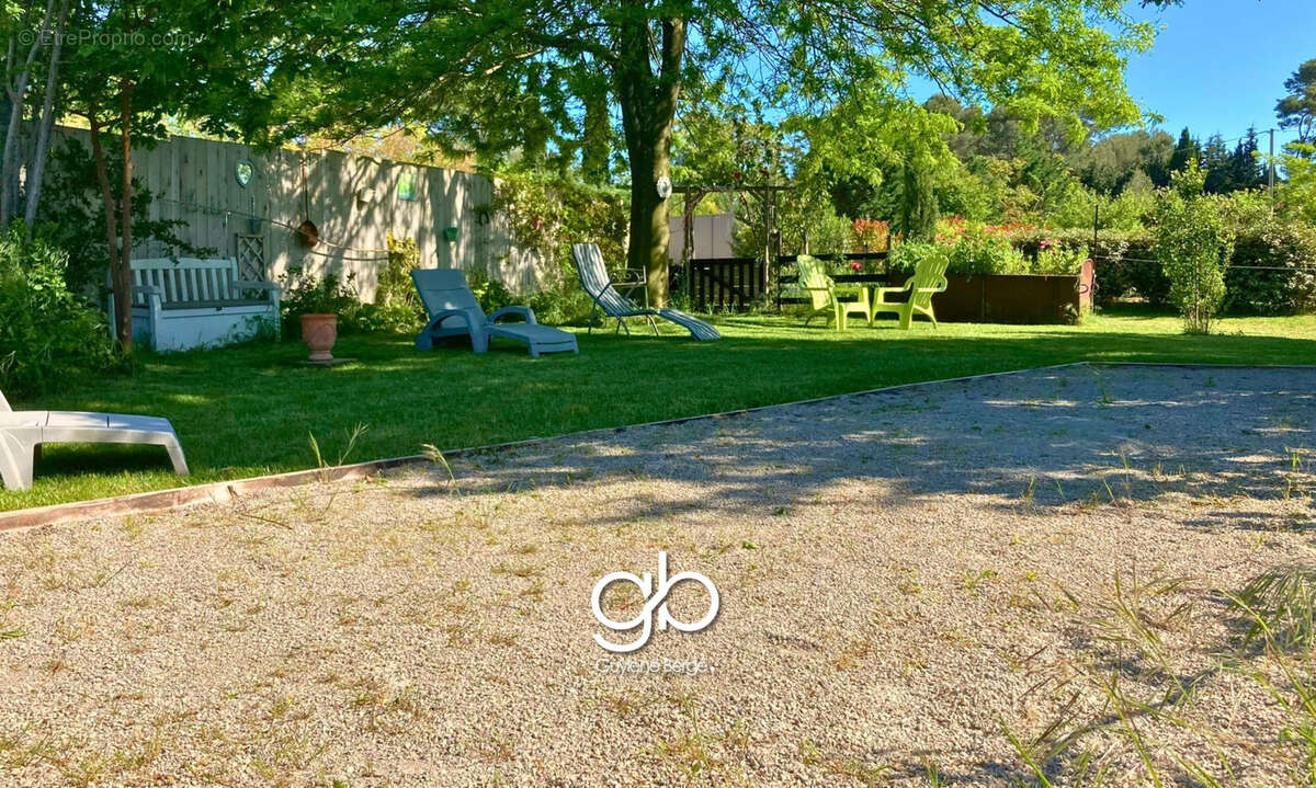 Propriété familiale avec 3 logements indépendants, piscine, installations équestres et hangar à boisseron - photo 8