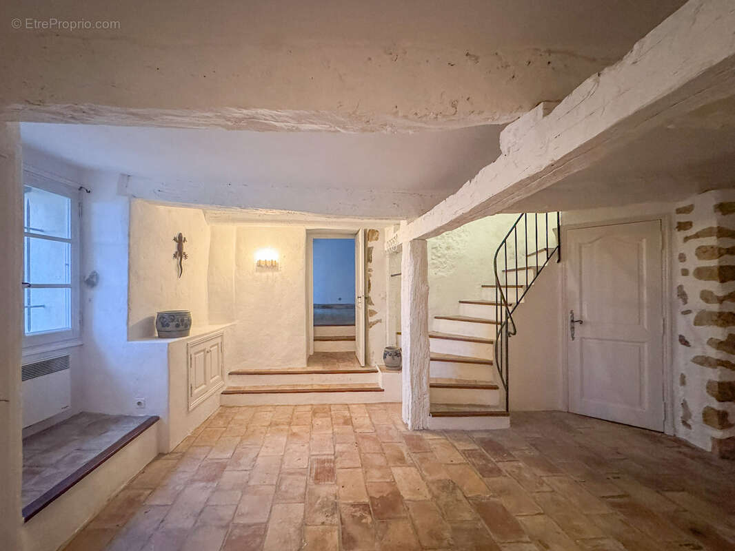 Maison à CHATEAUNEUF-GRASSE