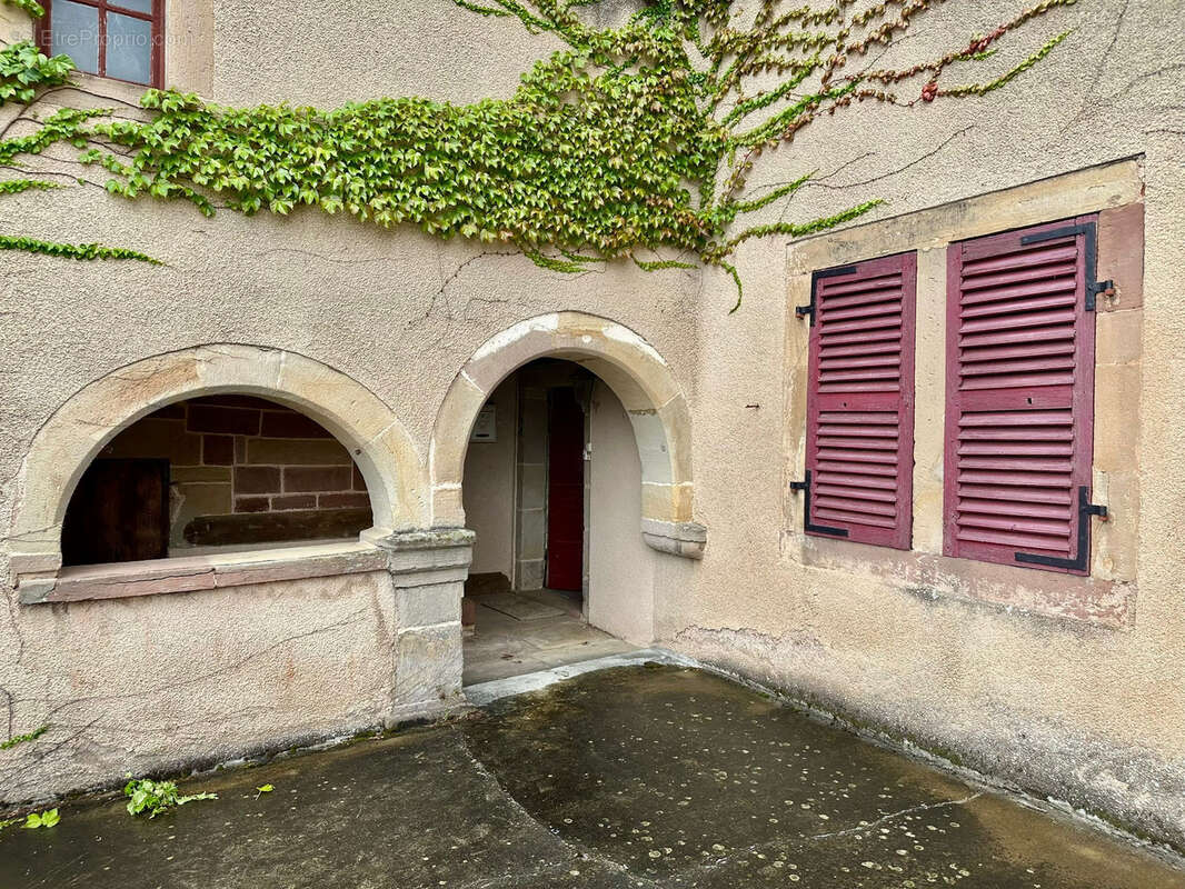 Maison à GRANGES-LE-BOURG