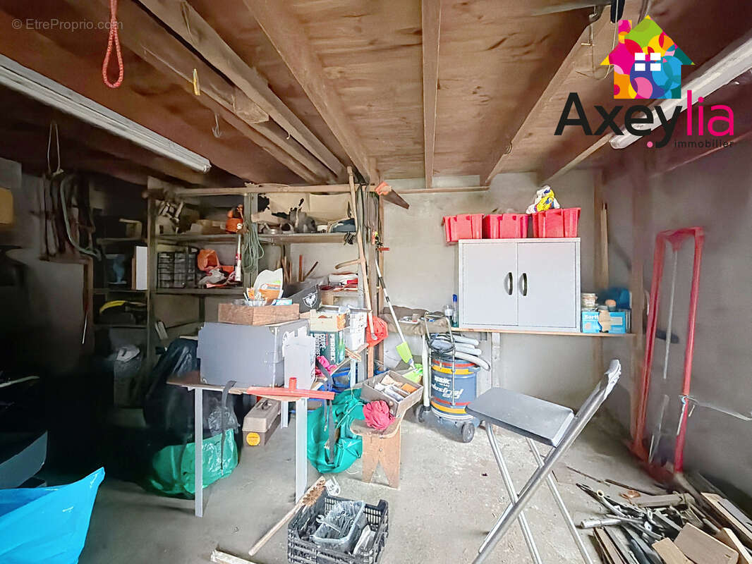 A vendre - arfeuilles - maison à rénover avec dépendances et terrain - photo 12