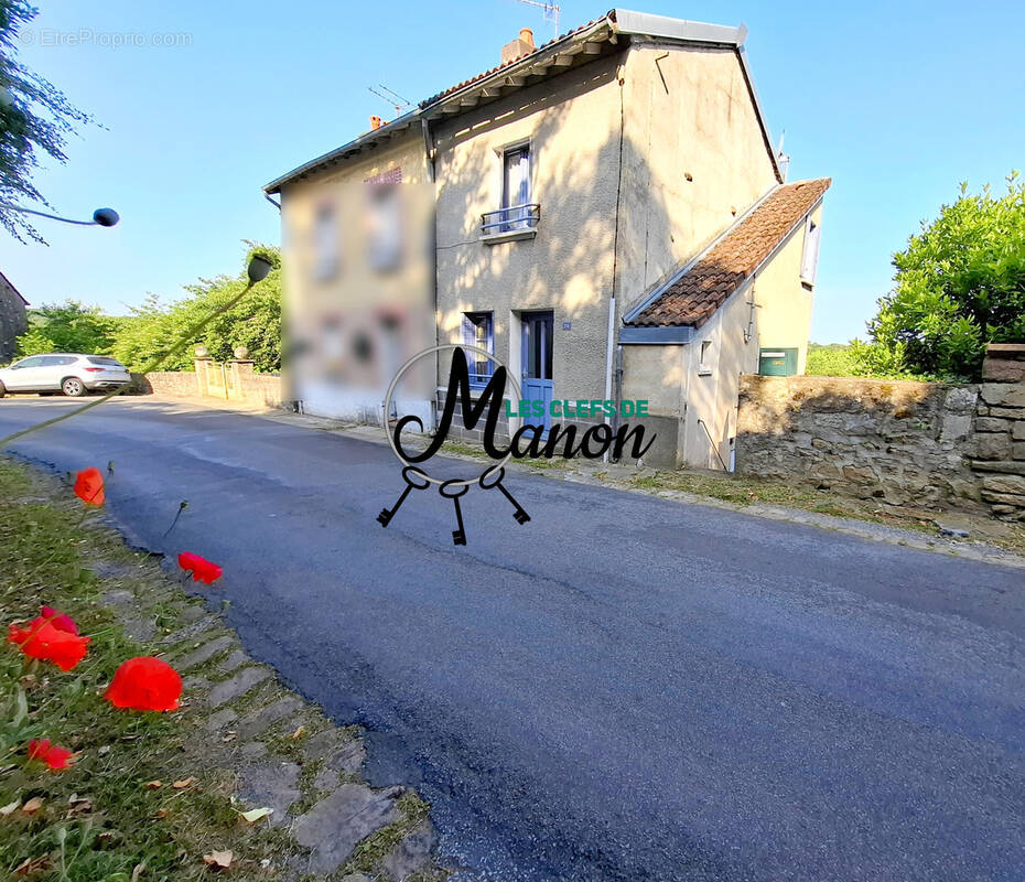 Maison à CHATEAUPONSAC