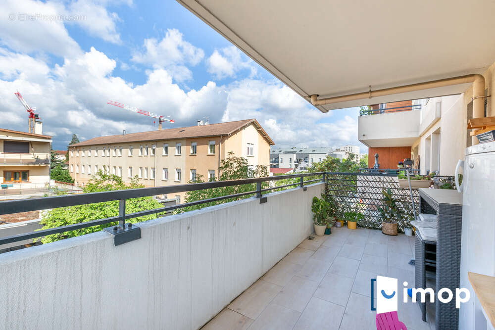 Appartement à SAINT-FONS