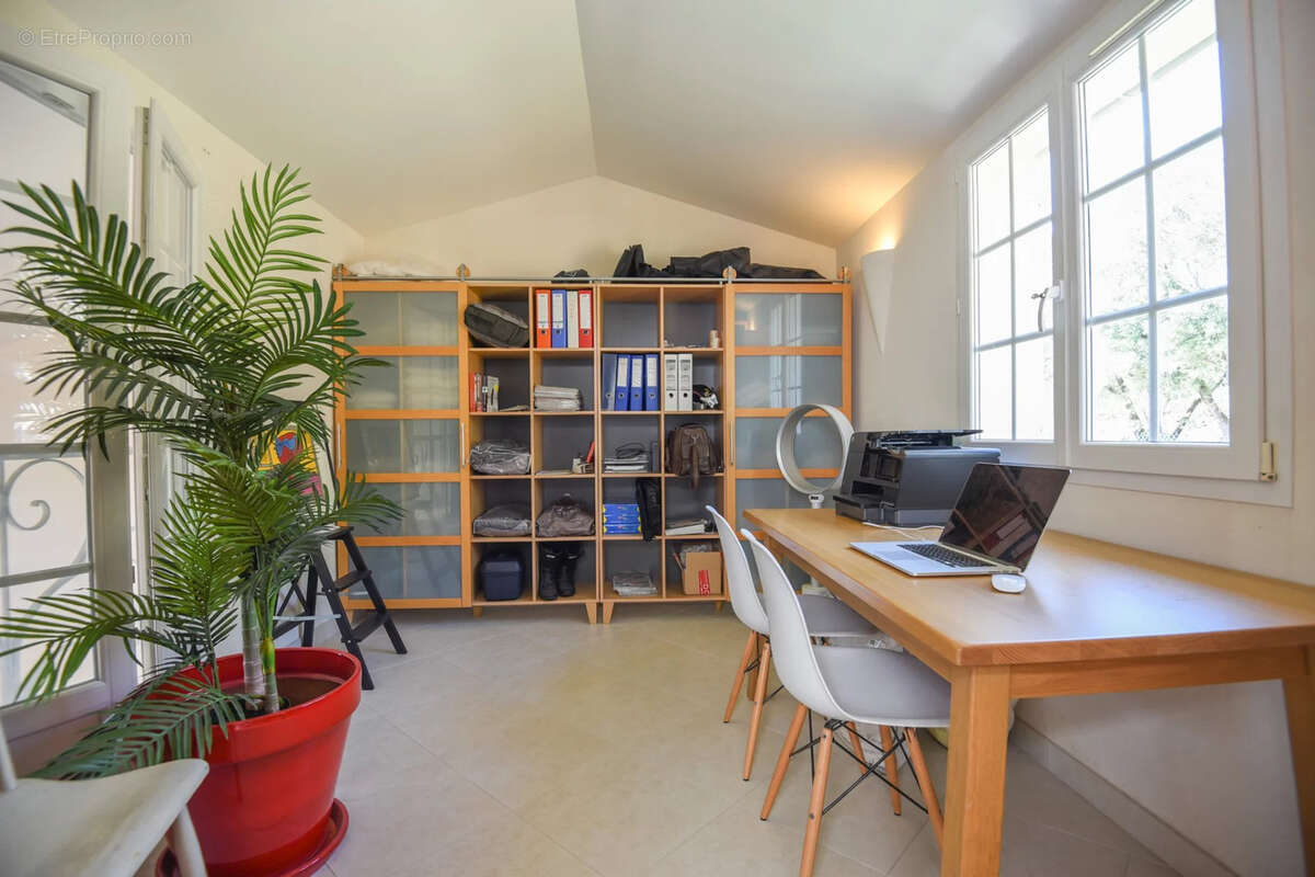 Maison à ENTRECASTEAUX