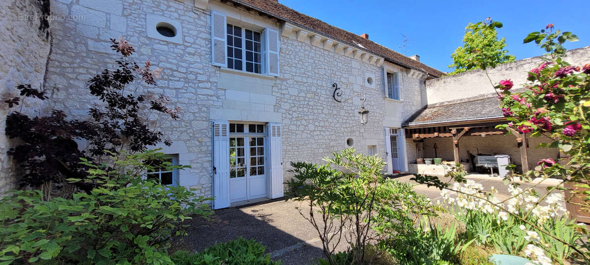 Maison à CHAMPIGNY-SUR-VEUDE