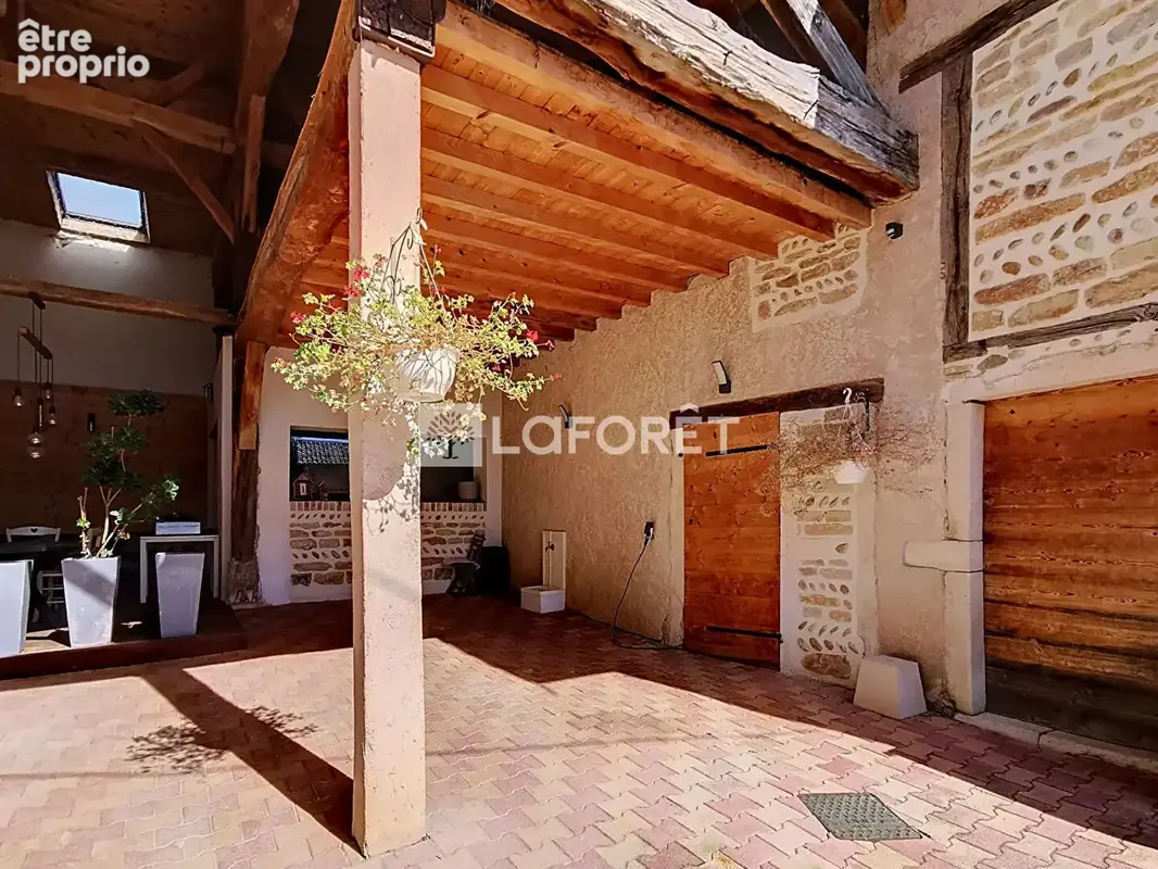 Maison/Appartement Sainte Euphemie 7 pièce(s) 145 m2 plus dépendances - photo 2