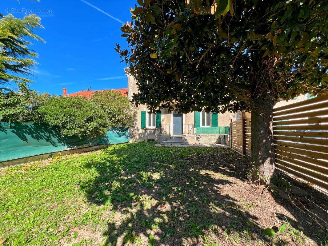 Appartement à LIVRON-SUR-DROME